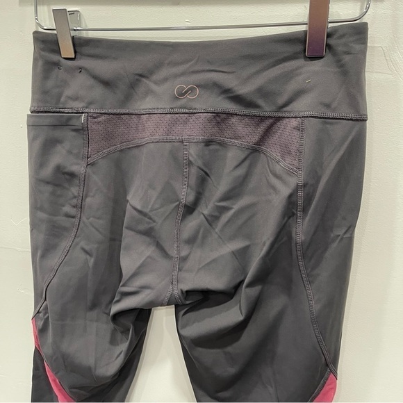 Calia Carrie Underwood Grey Energize Capri Crop Pants Size Medium - Picture 5 of 9
